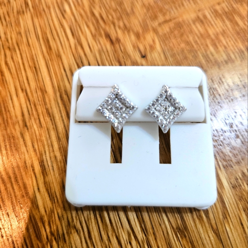 Silver Diamond-Shaped Earrings
